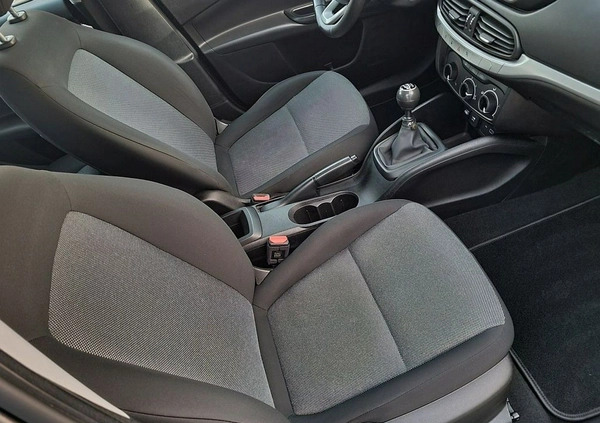 Fiat Tipo cena 46999 przebieg: 111000, rok produkcji 2019 z Śmigiel małe 232